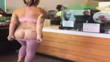 She flashed her ass while waiting for her smoothie